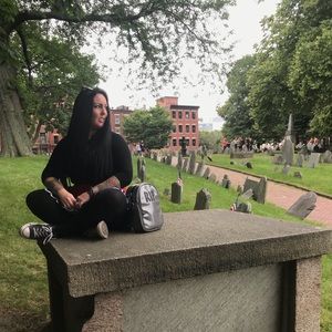 Meet your Posher, Harmony